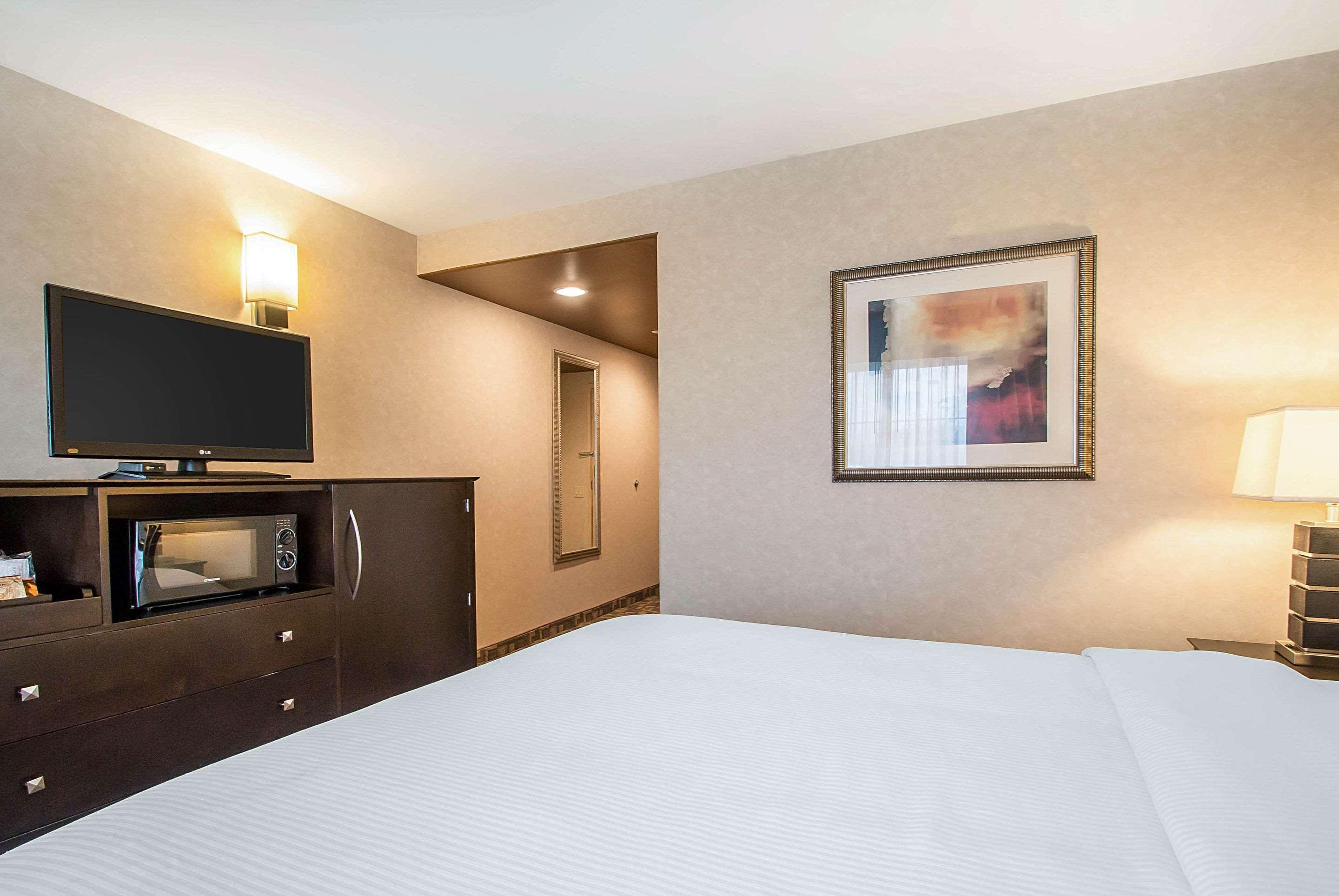 Clarion Inn Elmhurst - Oak Brook Near I-88, I-290, I-294 Dış mekan fotoğraf