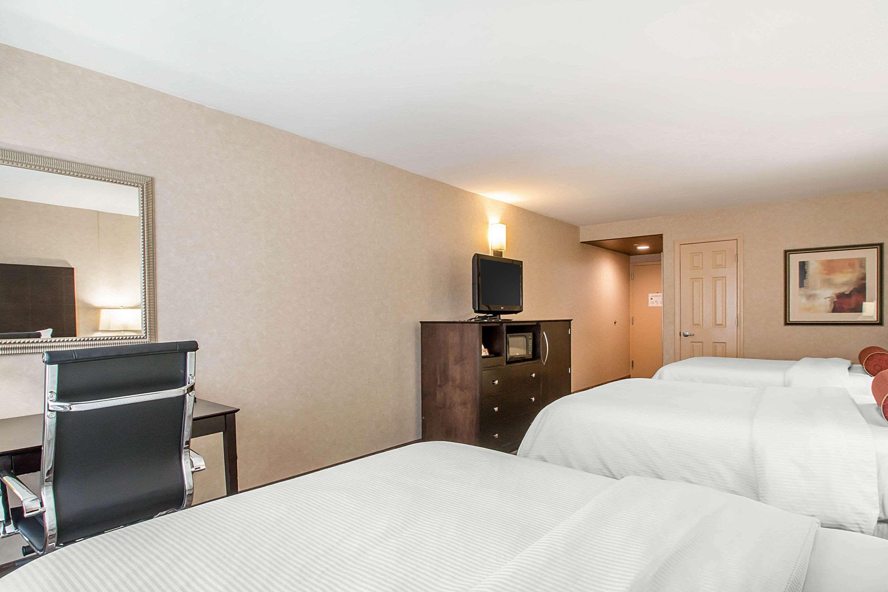 Clarion Inn Elmhurst - Oak Brook Near I-88, I-290, I-294 Dış mekan fotoğraf
