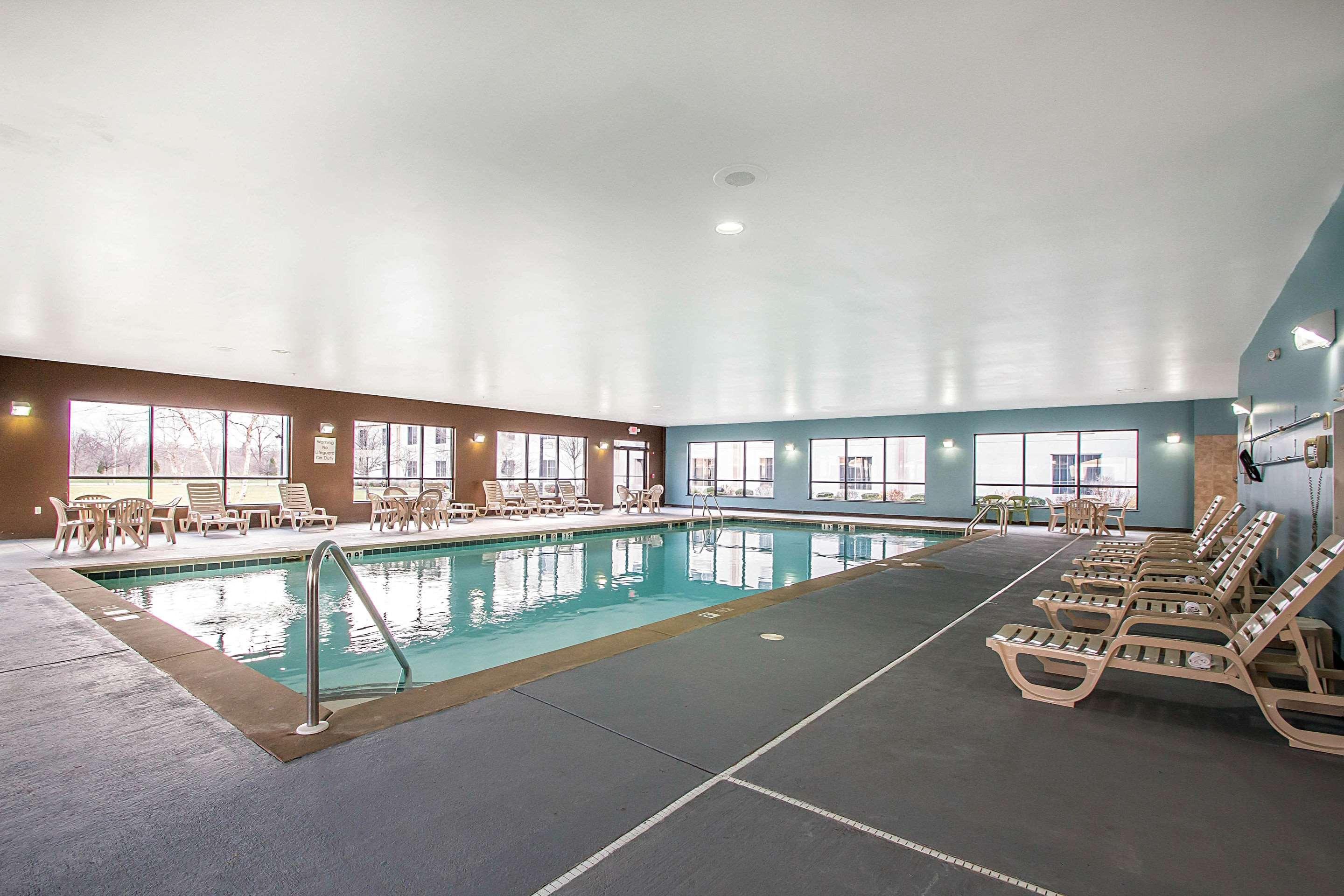 Clarion Inn Elmhurst - Oak Brook Near I-88, I-290, I-294 Dış mekan fotoğraf