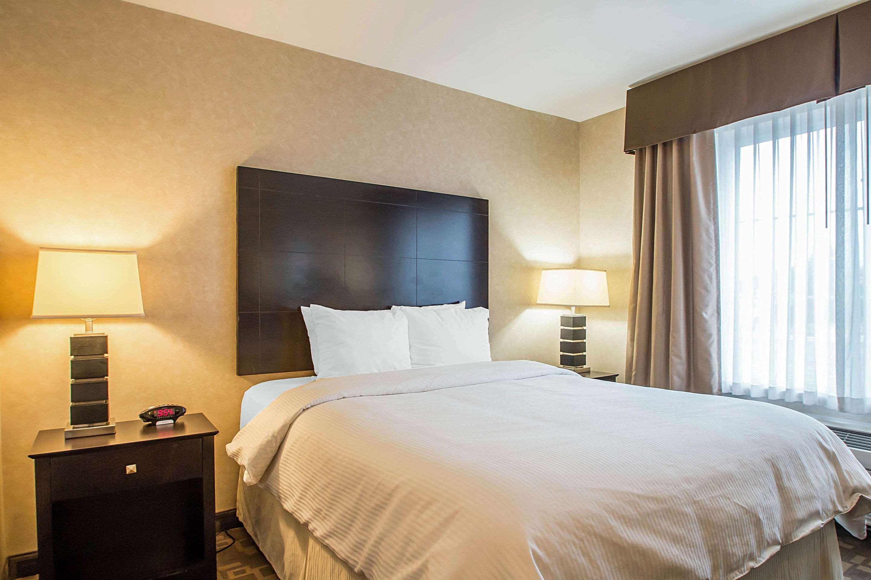 Clarion Inn Elmhurst - Oak Brook Near I-88, I-290, I-294 Dış mekan fotoğraf