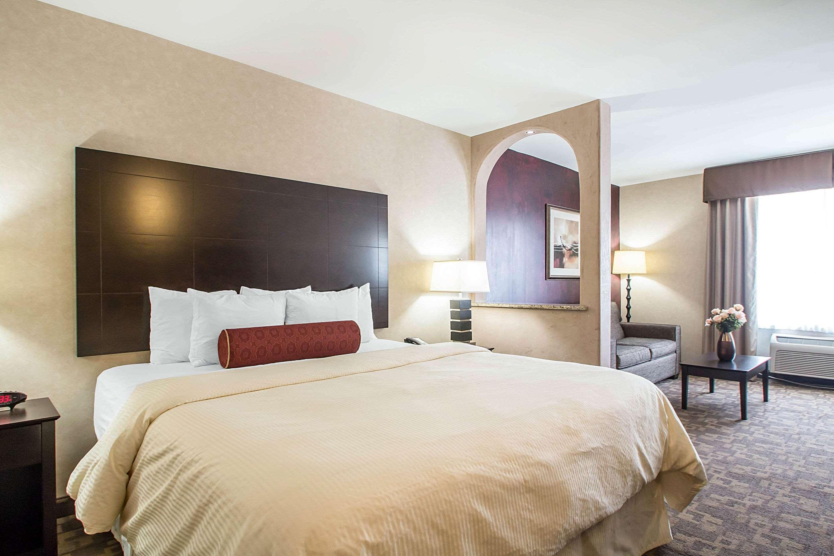 Clarion Inn Elmhurst - Oak Brook Near I-88, I-290, I-294 Dış mekan fotoğraf