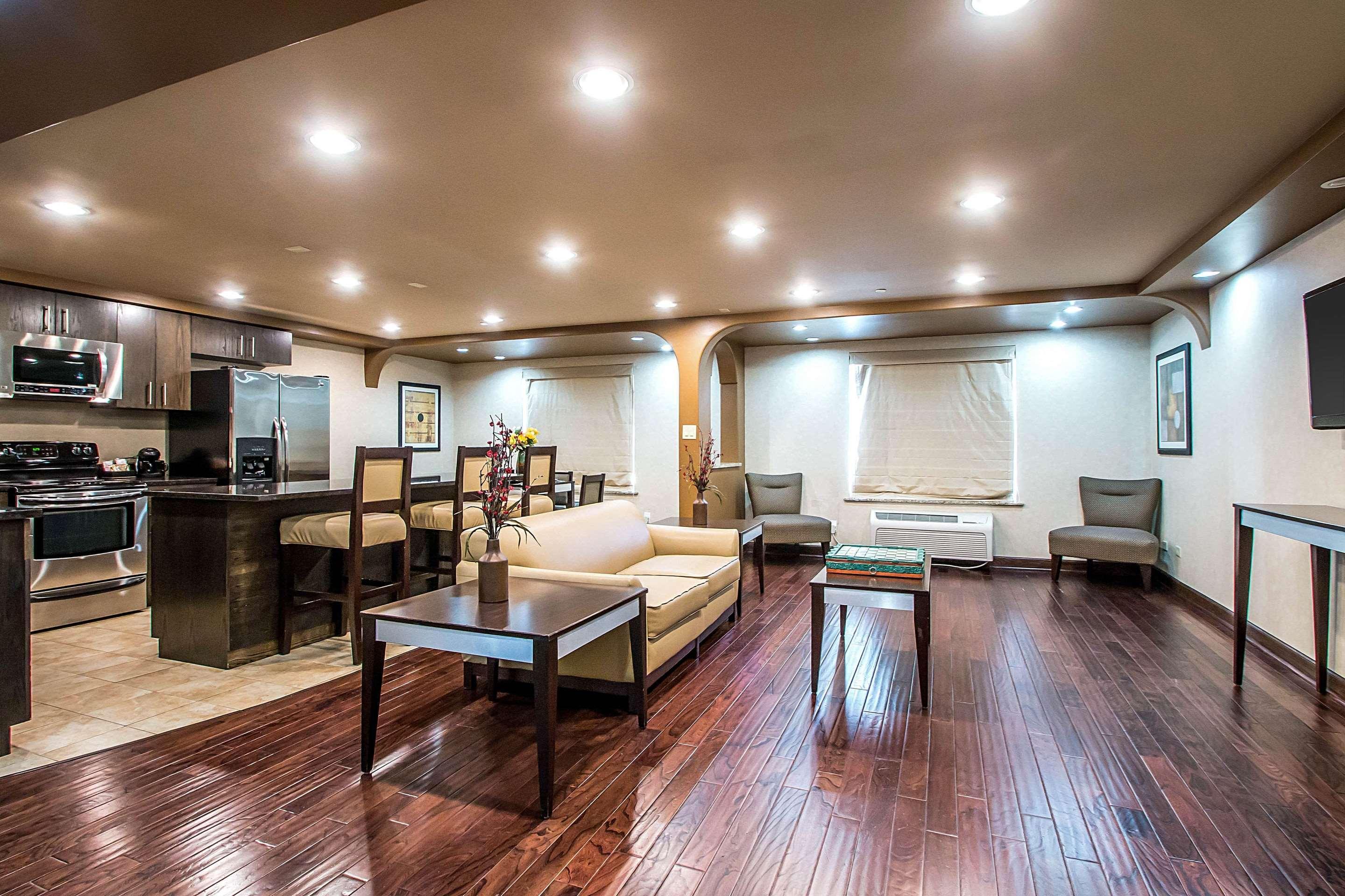 Clarion Inn Elmhurst - Oak Brook Near I-88, I-290, I-294 Dış mekan fotoğraf
