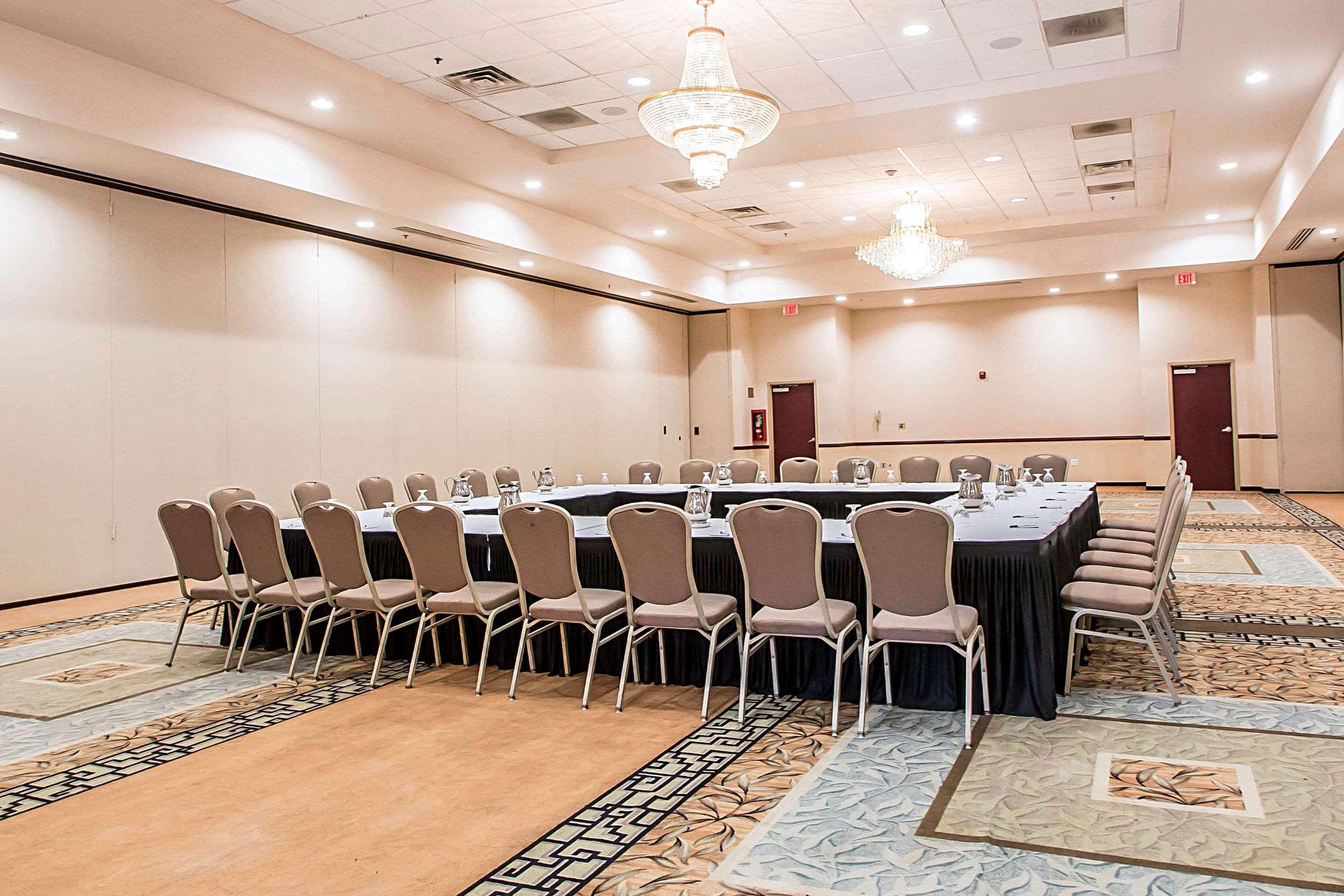 Clarion Inn Elmhurst - Oak Brook Near I-88, I-290, I-294 Dış mekan fotoğraf