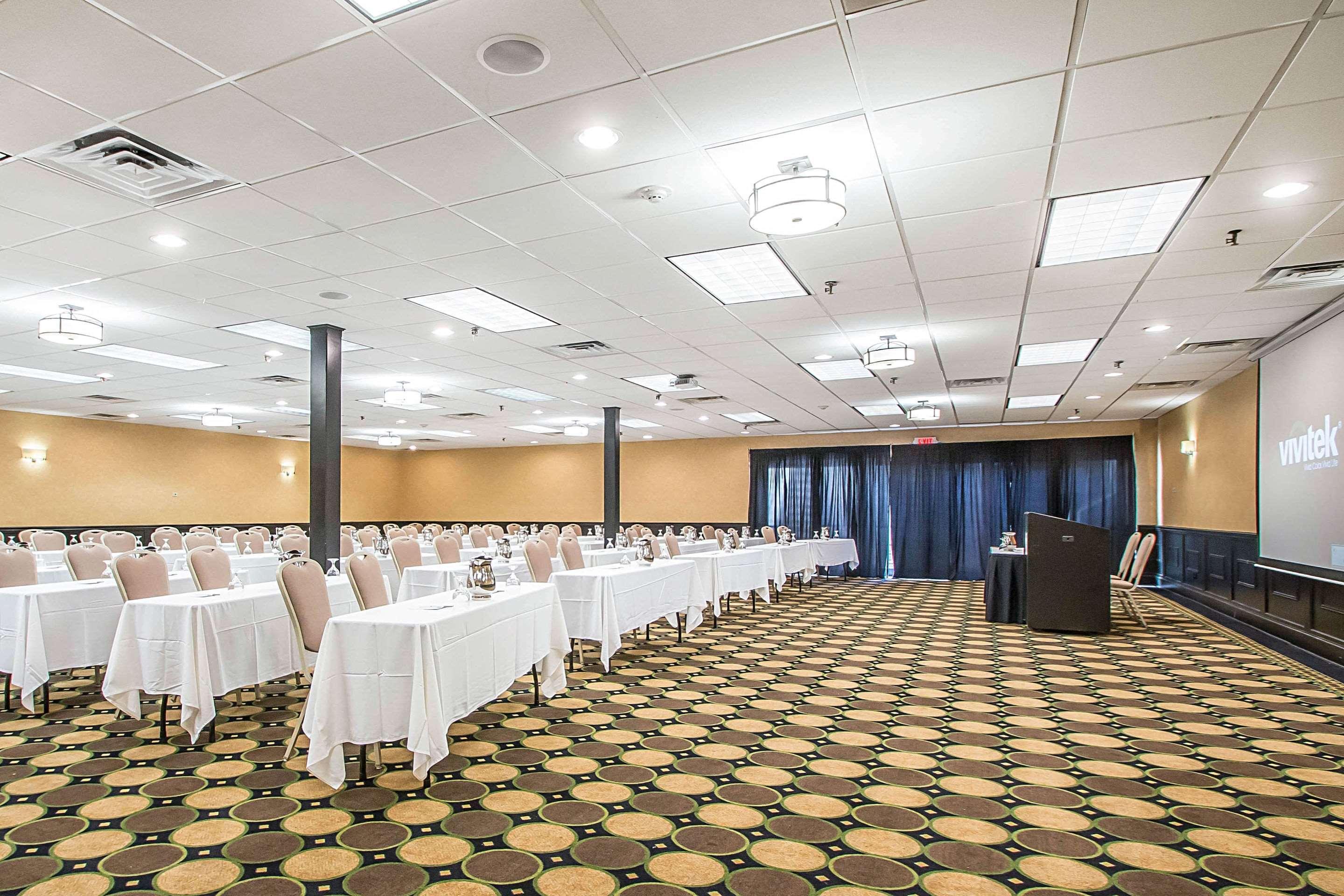 Clarion Inn Elmhurst - Oak Brook Near I-88, I-290, I-294 Dış mekan fotoğraf