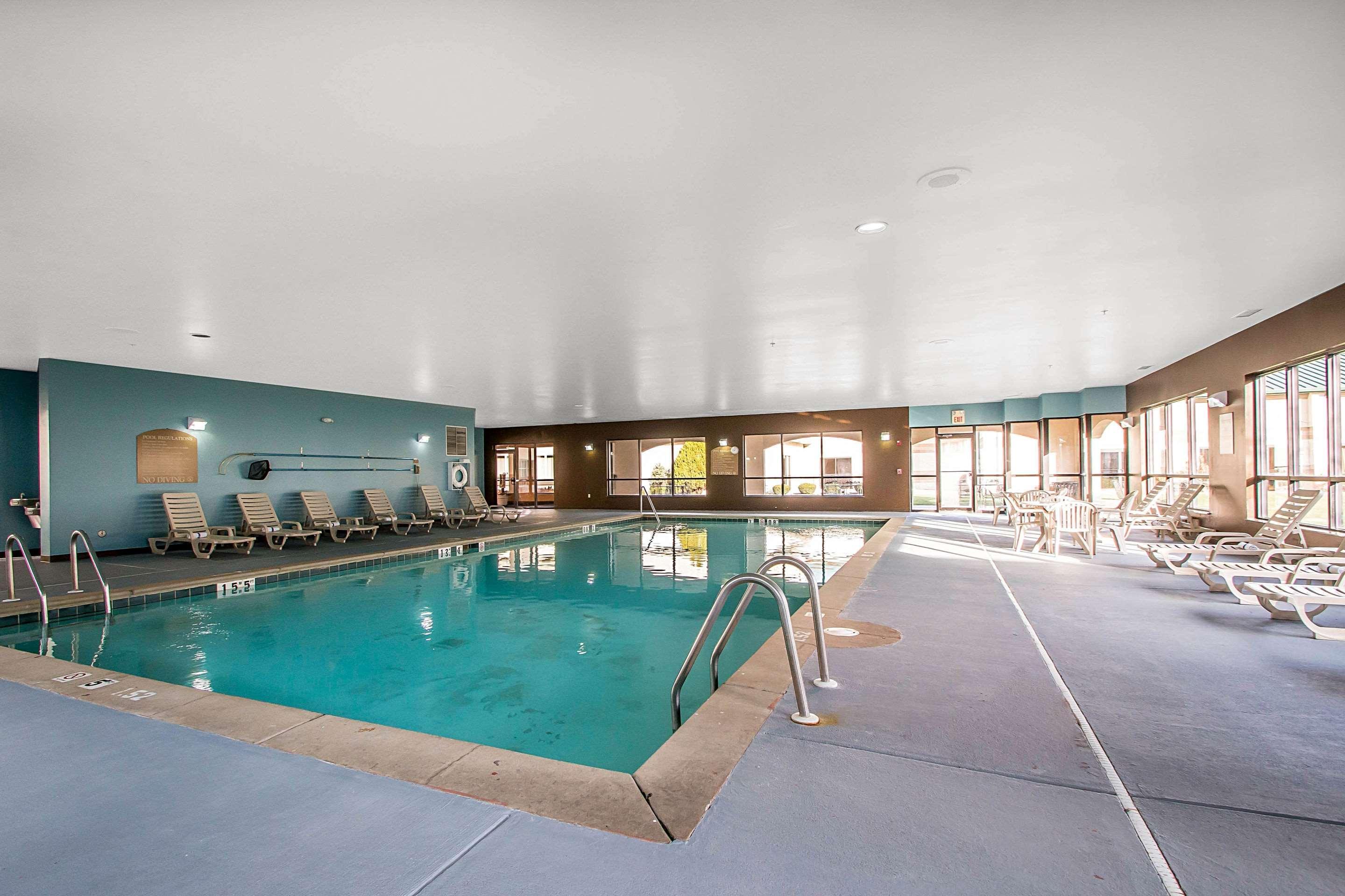 Clarion Inn Elmhurst - Oak Brook Near I-88, I-290, I-294 Dış mekan fotoğraf