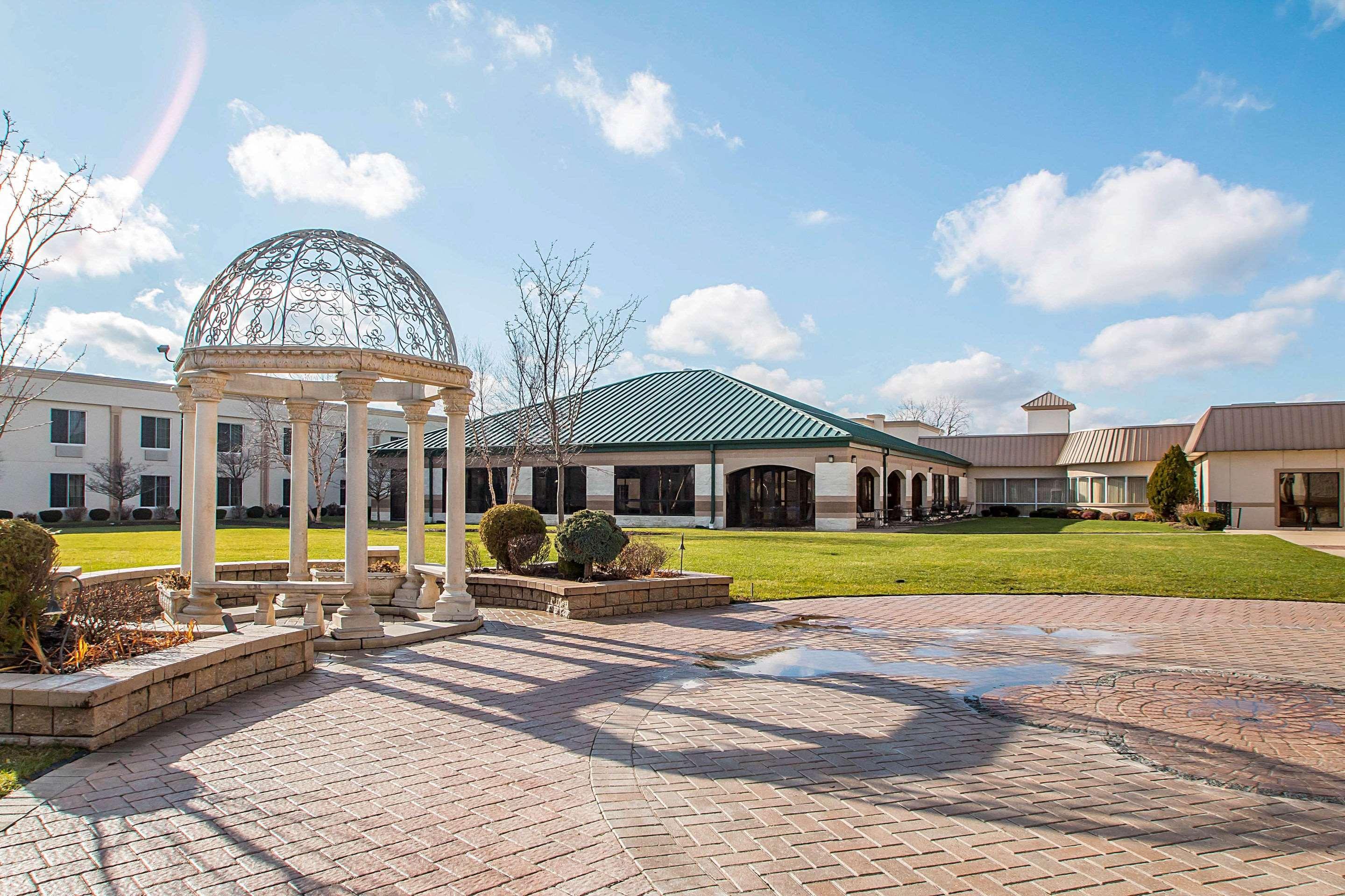 Clarion Inn Elmhurst - Oak Brook Near I-88, I-290, I-294 Dış mekan fotoğraf